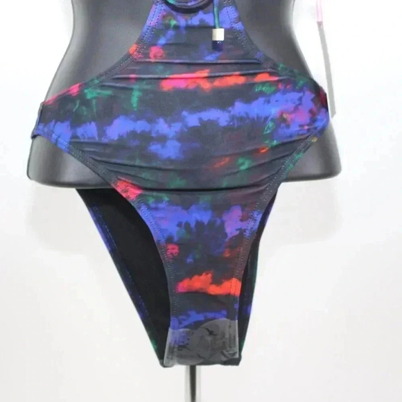 SOUTH BEACH - Picture 3 of 6